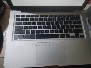 Laptop Apple MacBook 2017 32GB Apple M5 HDD+SSD 48GB