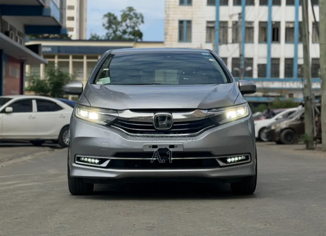 Honda Fit Shuttle 2020 Silver