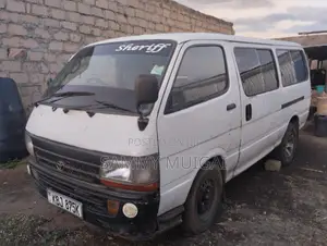 Toyota HiAce 2005 White