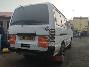 Toyota HiAce 2005 White