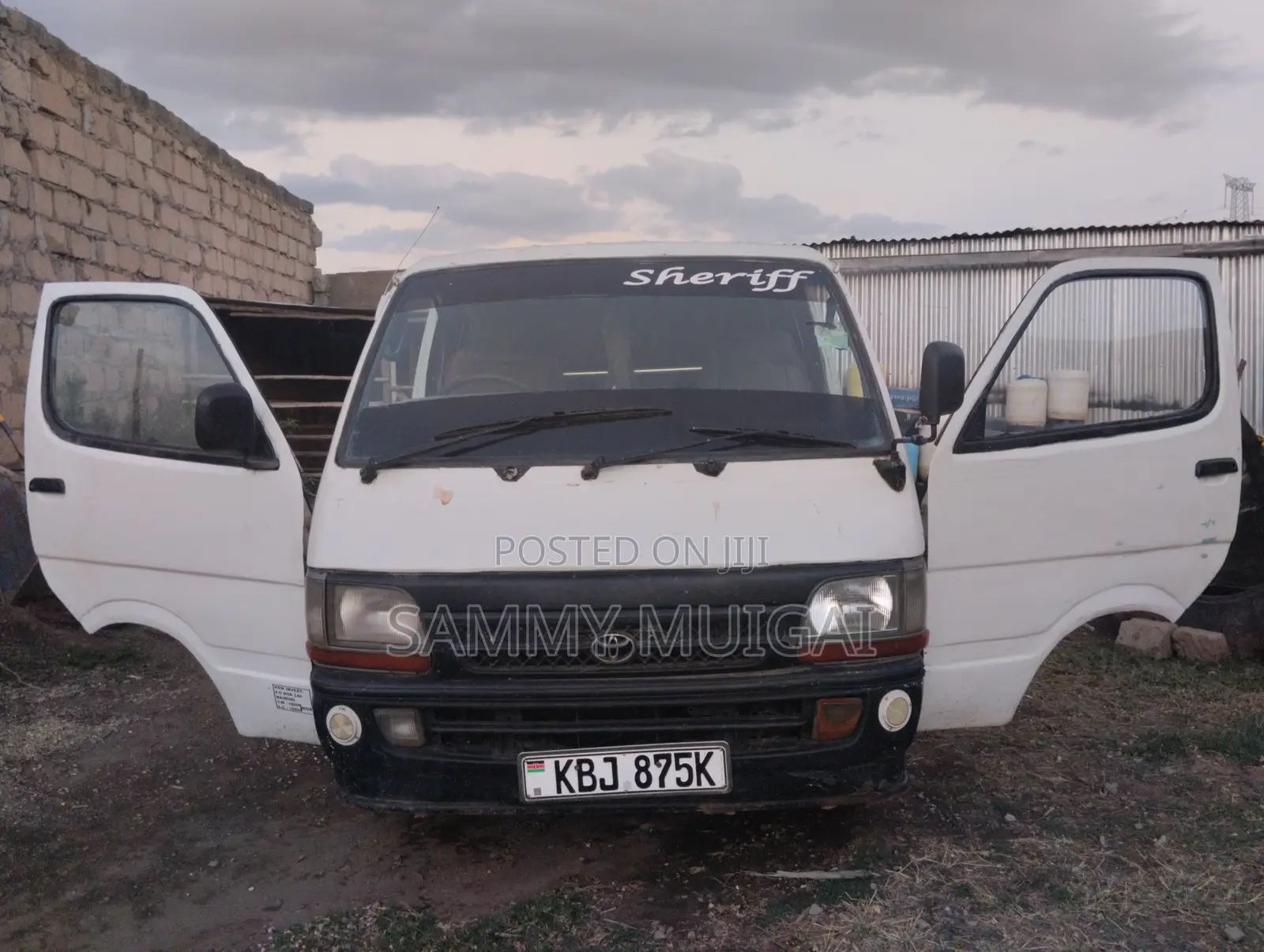 Toyota HiAce 2005 White
