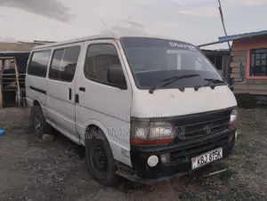 Toyota HiAce 2005 White
