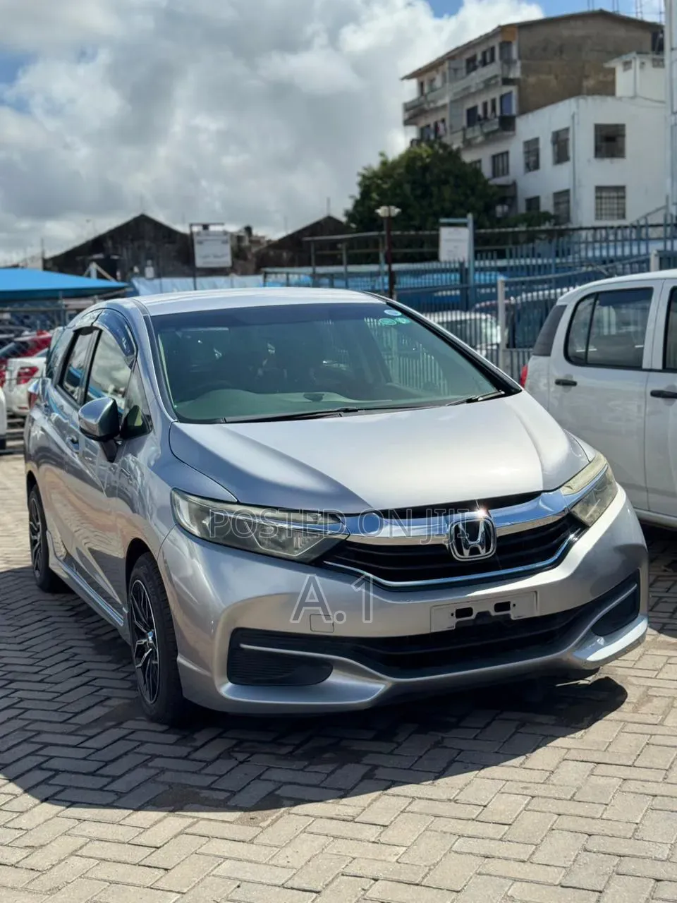 Honda Fit Shuttle 2019 Silver