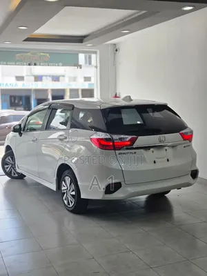 Honda Fit Shuttle 1.5 Hybrid 2WD 2019 Off white