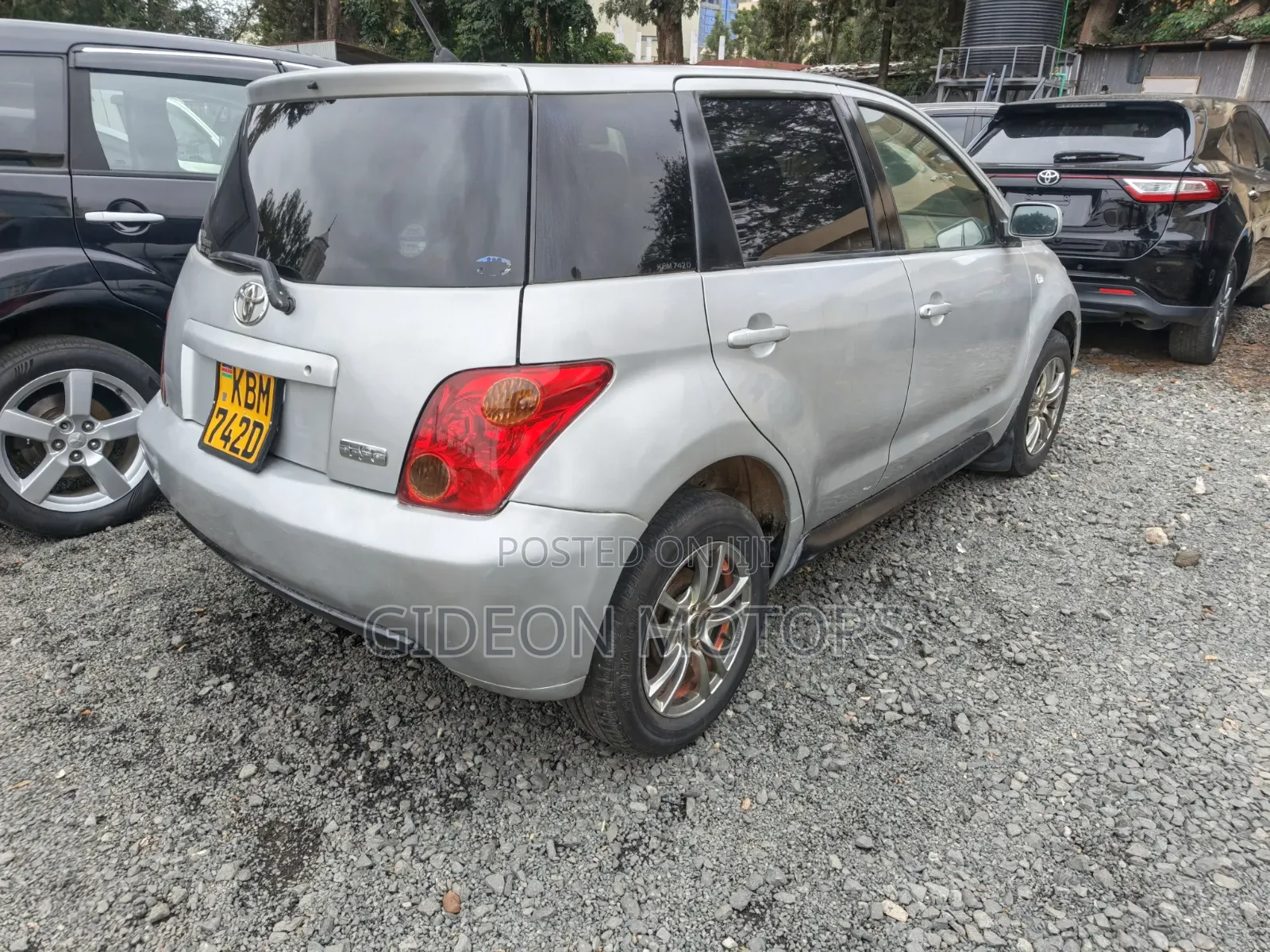 Toyota IST 2004 Silver