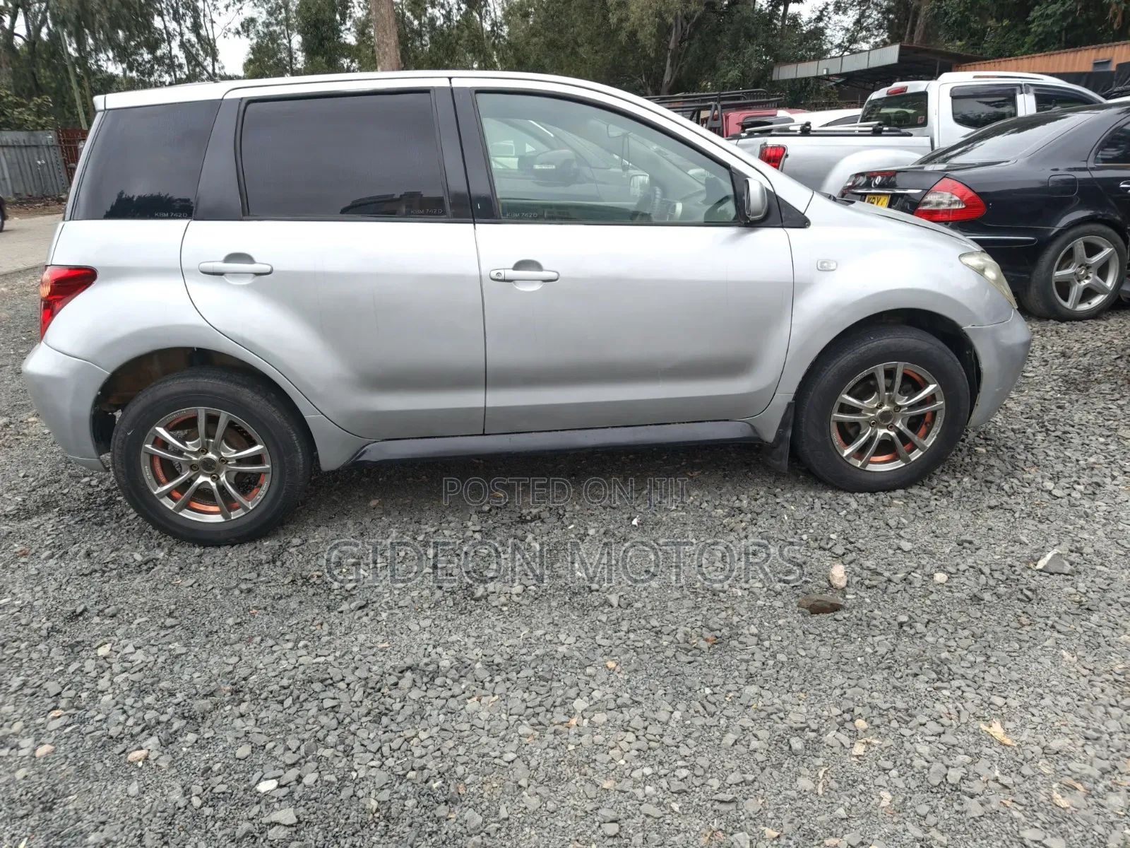 Toyota IST 2004 Silver