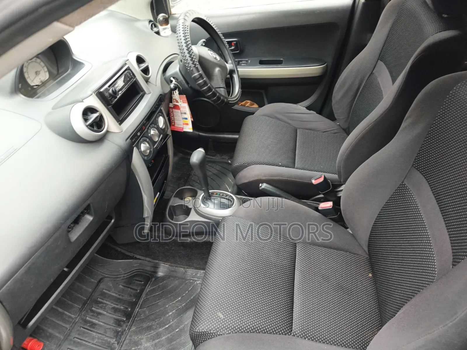 Toyota IST 2004 Silver