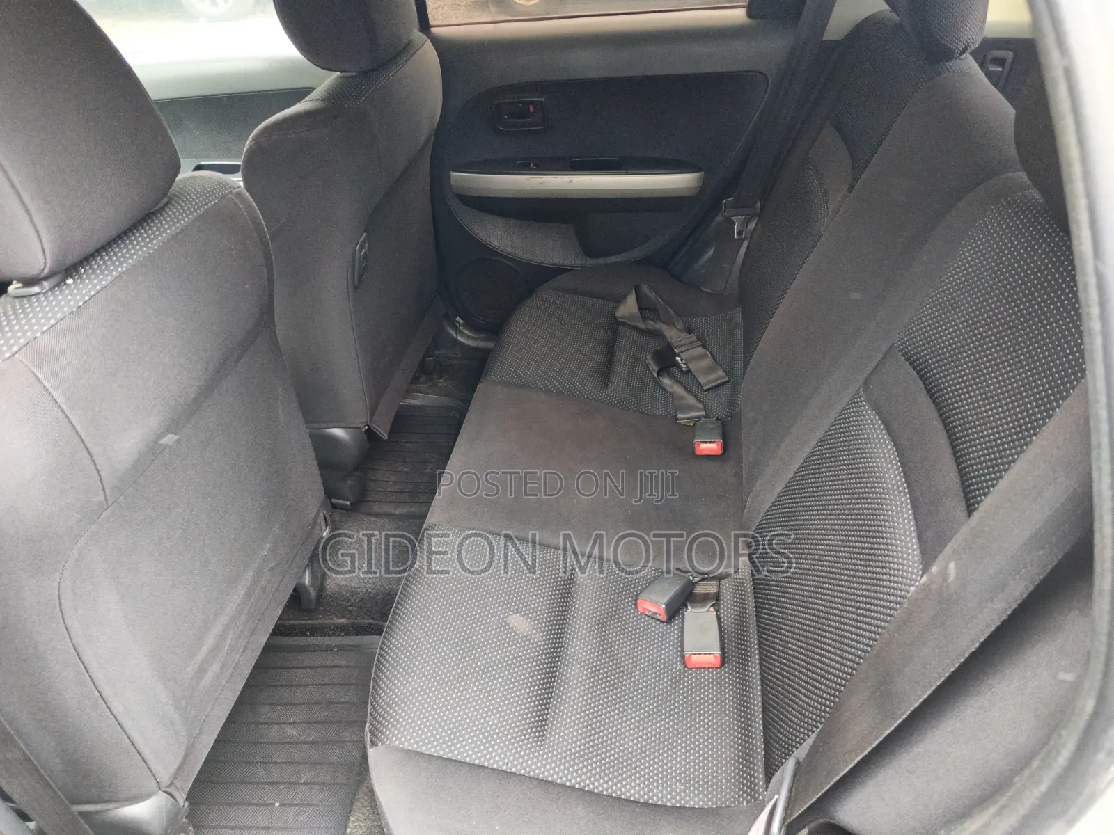 Toyota IST 2004 Silver
