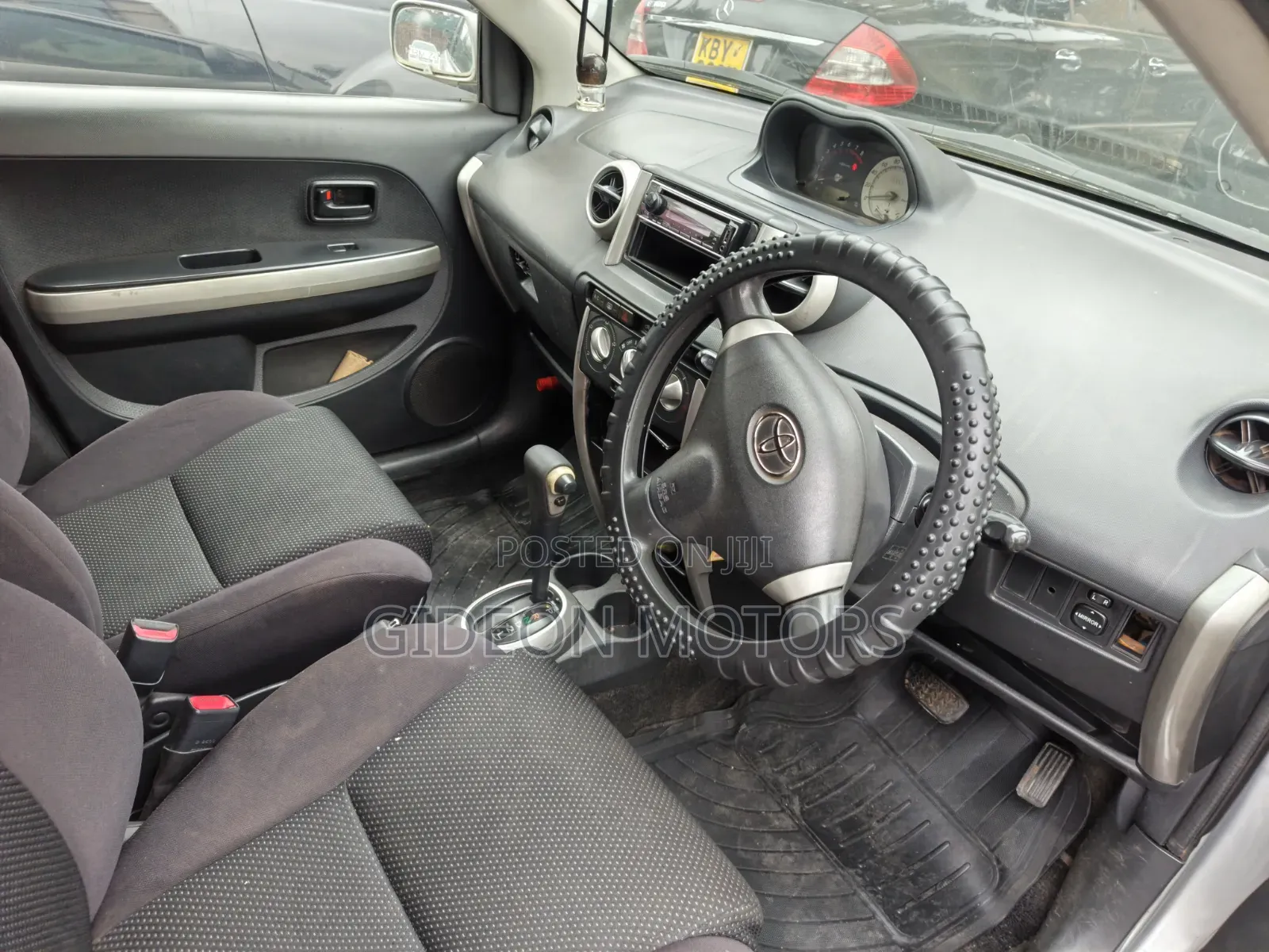 Toyota IST 2004 Silver