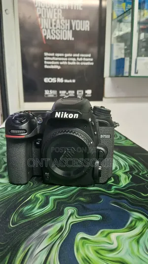 Nikon D7500 Camera Body