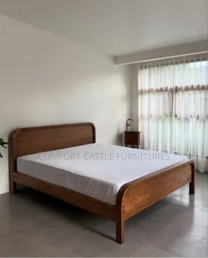 Wooden 5*6 Bed, Platform Design.