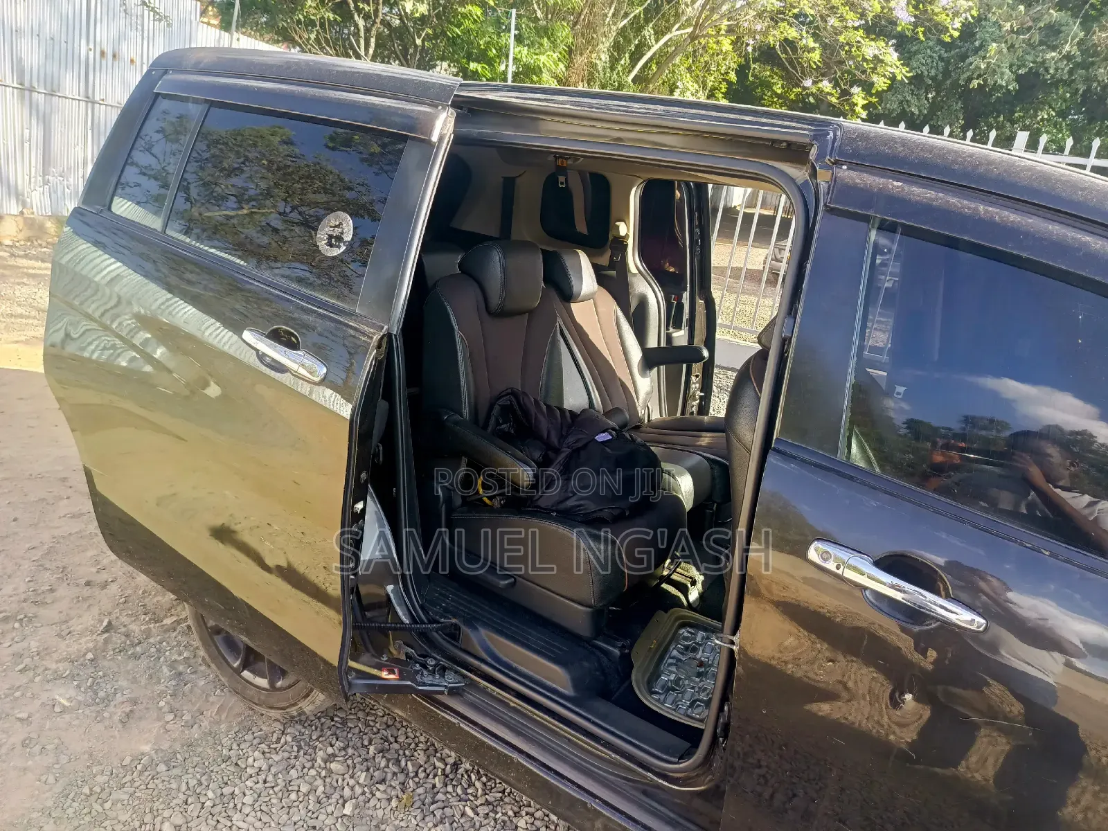 Driver With 7 Seater Vehicle for Hire