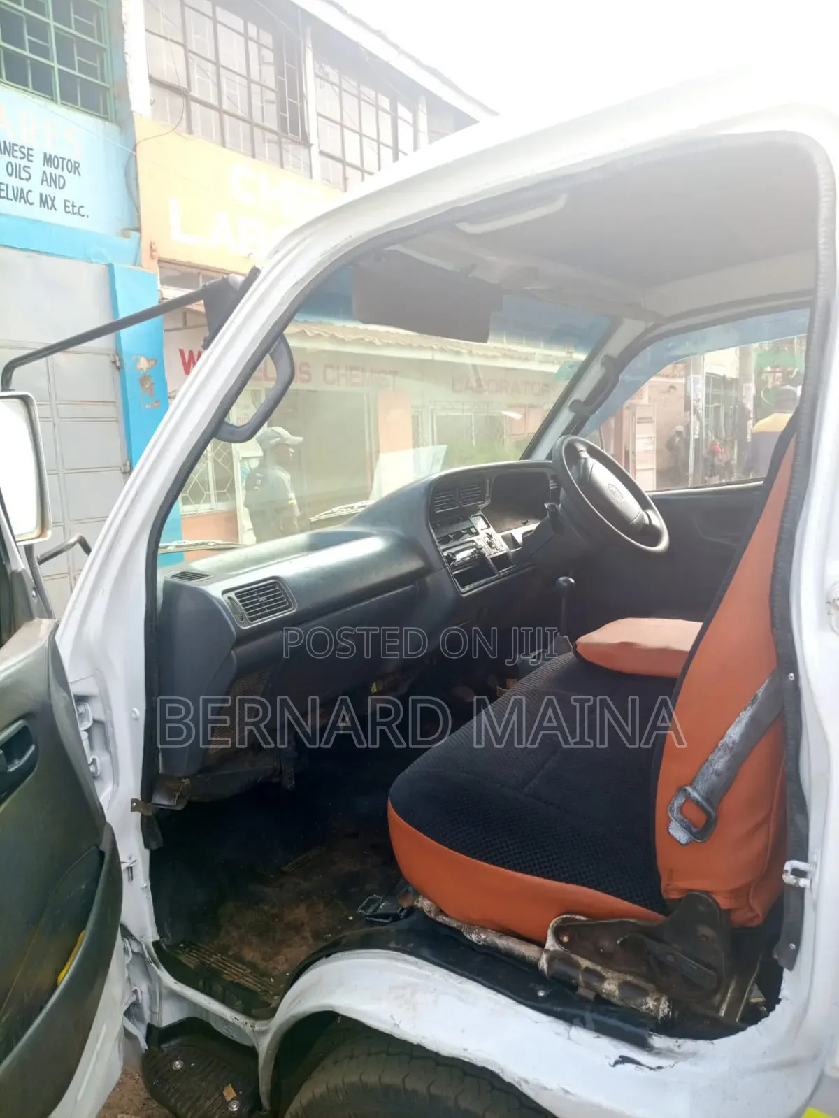 Toyota HiAce 2007 White