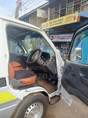 Toyota HiAce 2007 White