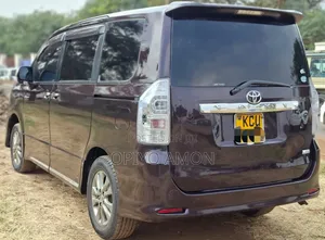 Toyota Voxy 2010 Purple
