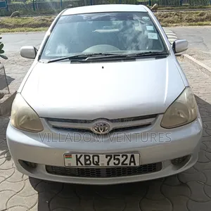 Toyota Platz 2005 Silver