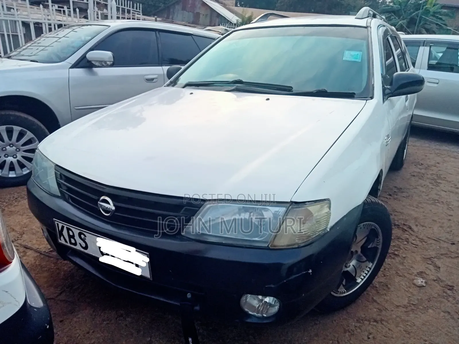 Nissan Advan 2002 White