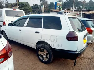 Nissan Advan 2002 White