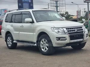 Mitsubishi Pajero 2019 White