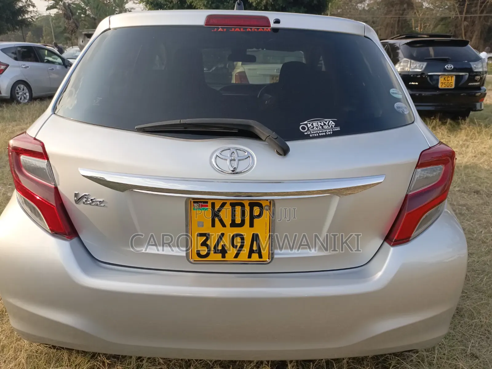 Toyota Vitz 2017 Silver