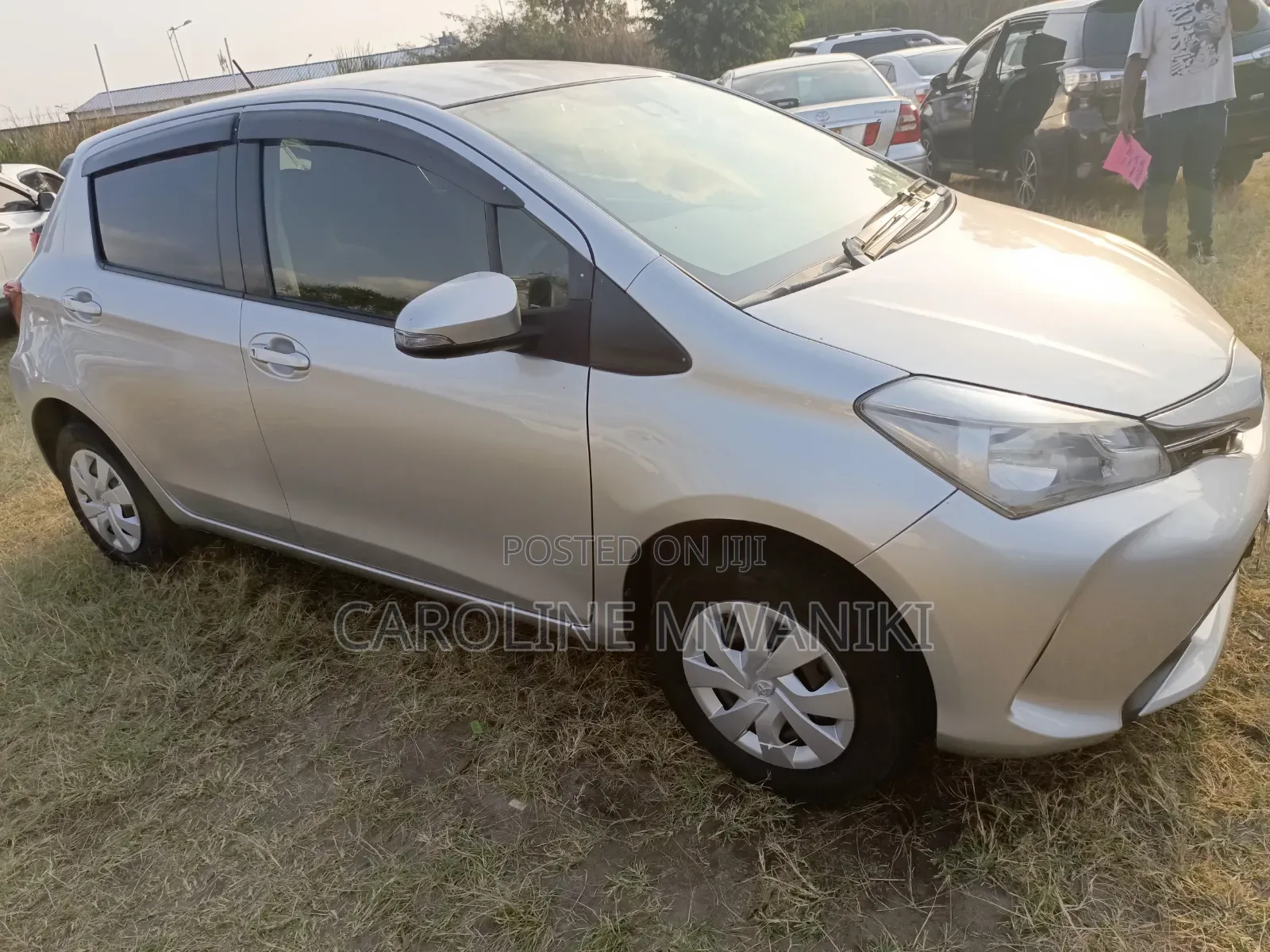 Toyota Vitz 2017 Silver