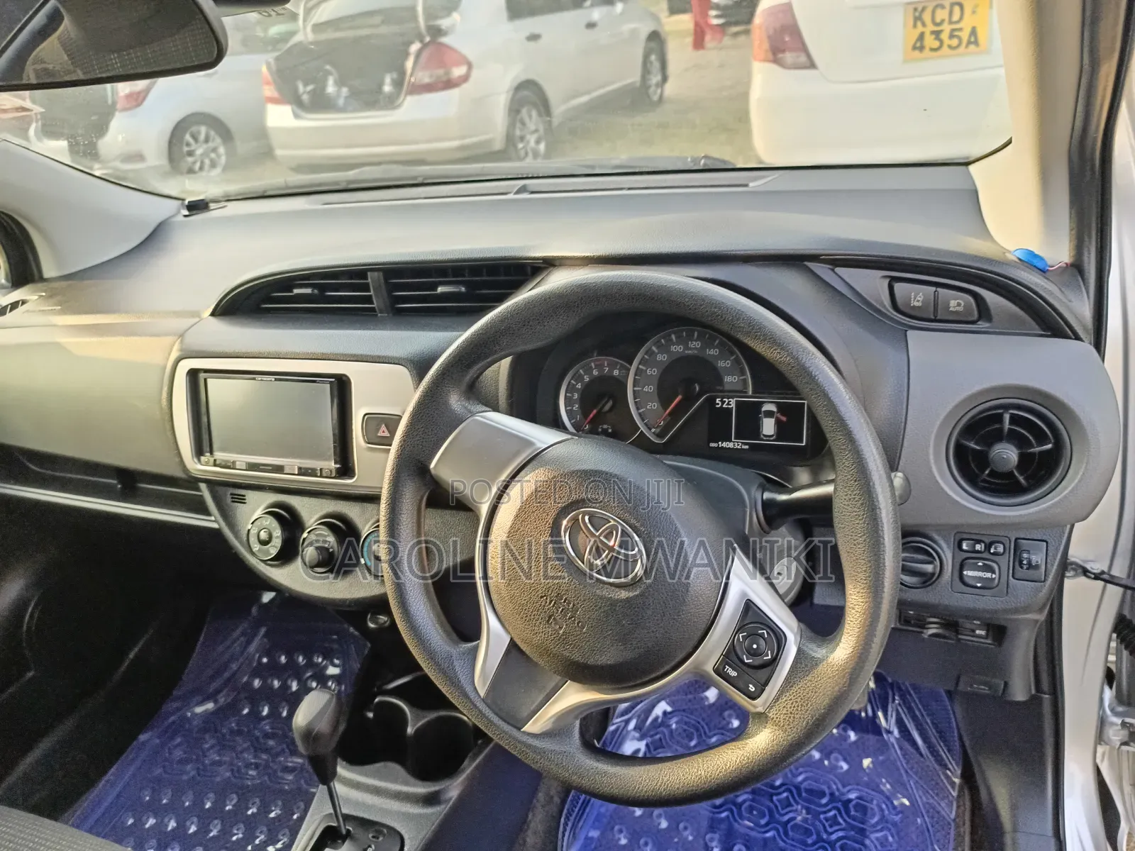 Toyota Vitz 2017 Silver