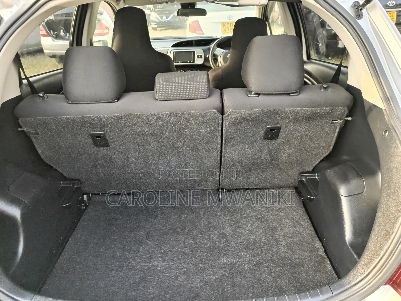 Toyota Vitz 2017 Silver