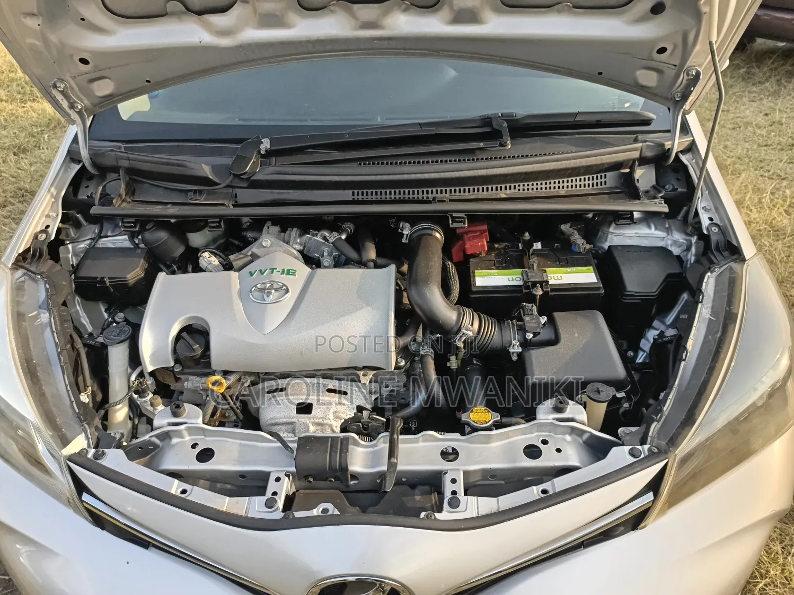 Toyota Vitz 2017 Silver