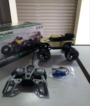 Off-Road Remote Controlled Truck With Smoke Effects