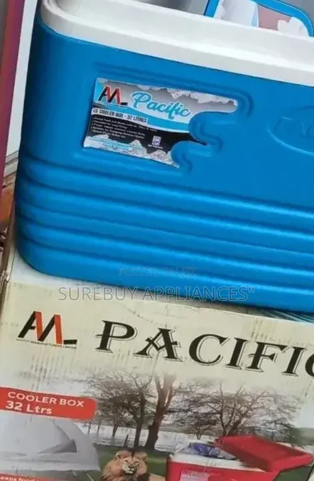 32 Litres Pacific Cooler Box