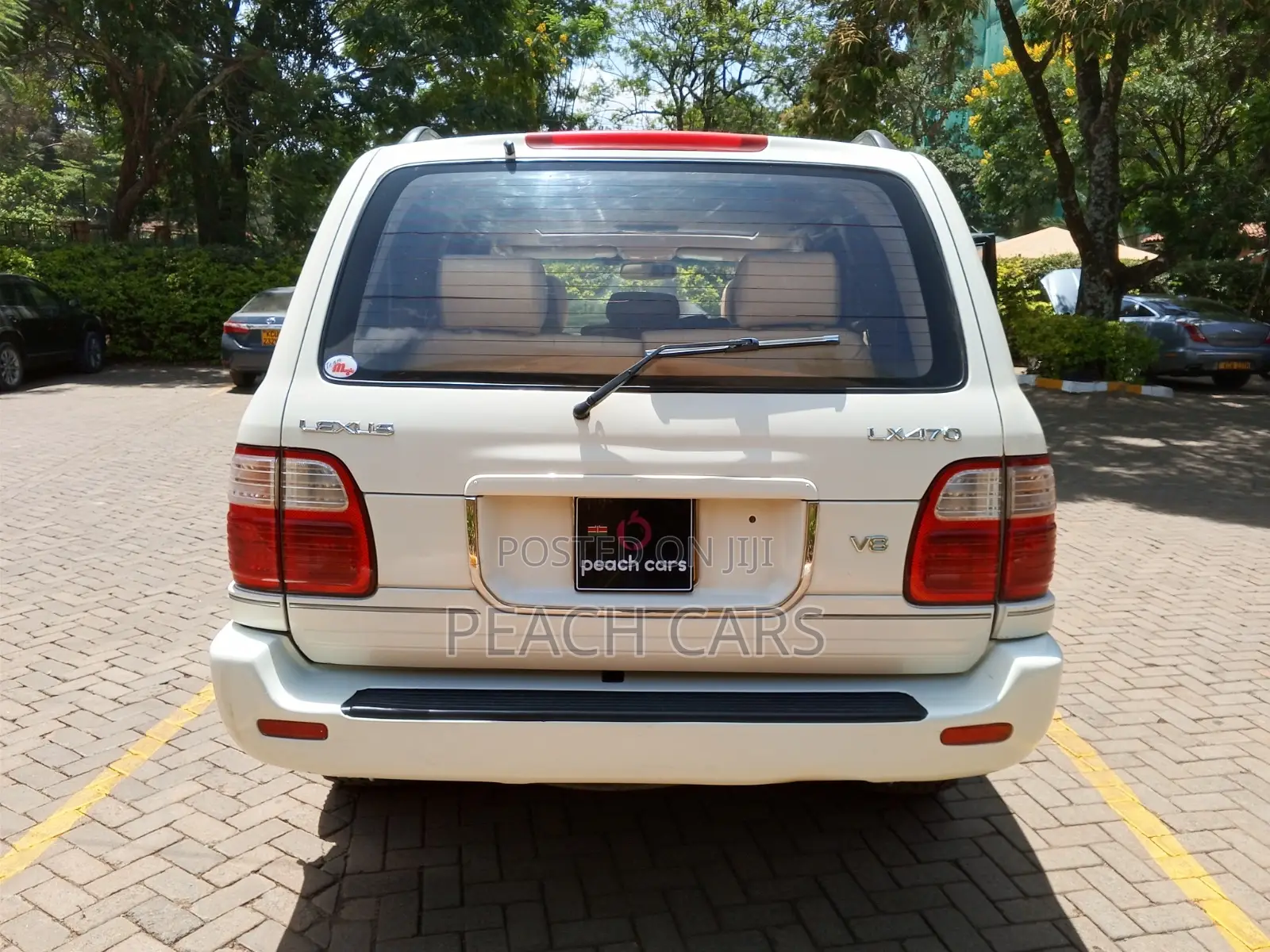 Lexus LX 470 AWD 2000 White