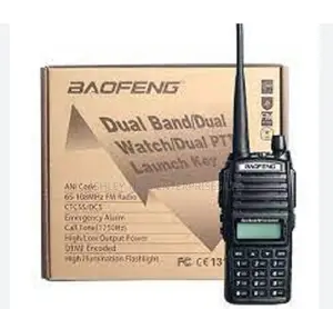 Uv-82 Walkie Talkie 5w Dual Band Two-Way Radios Fm Transceiver