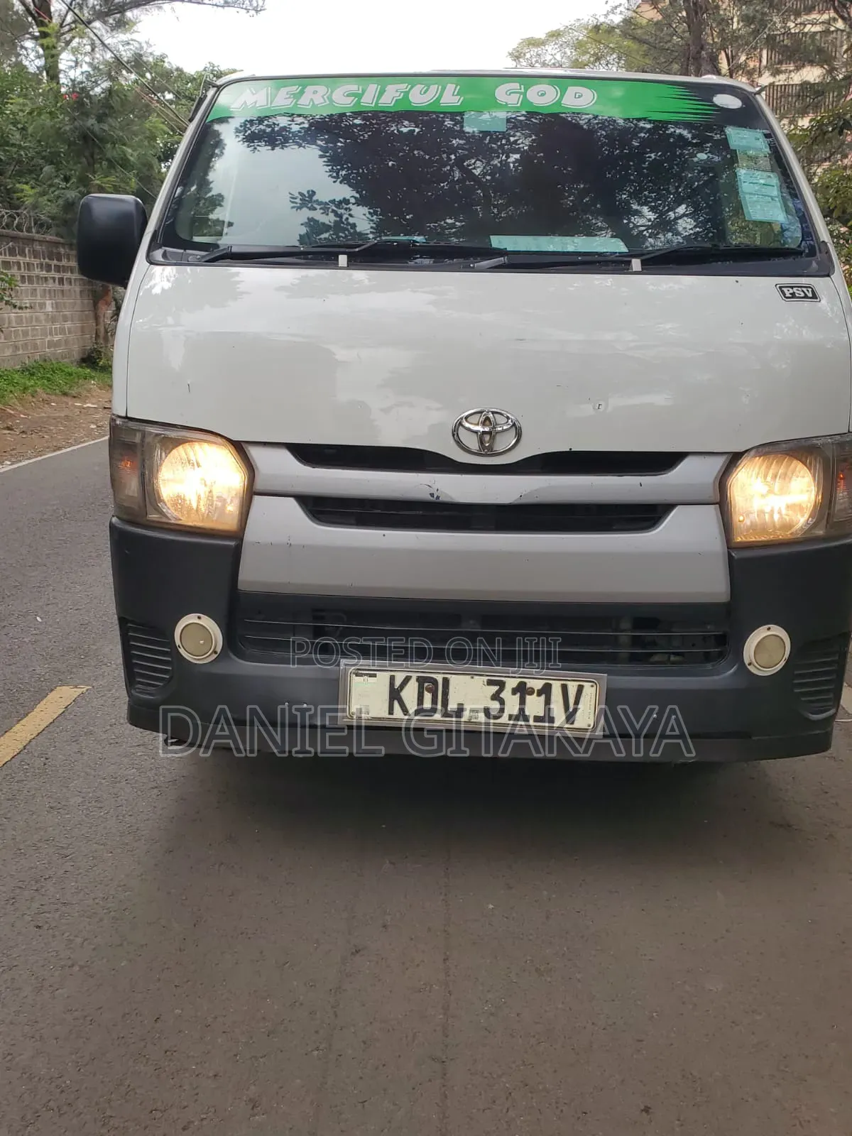 Toyota HiAce 2016 White