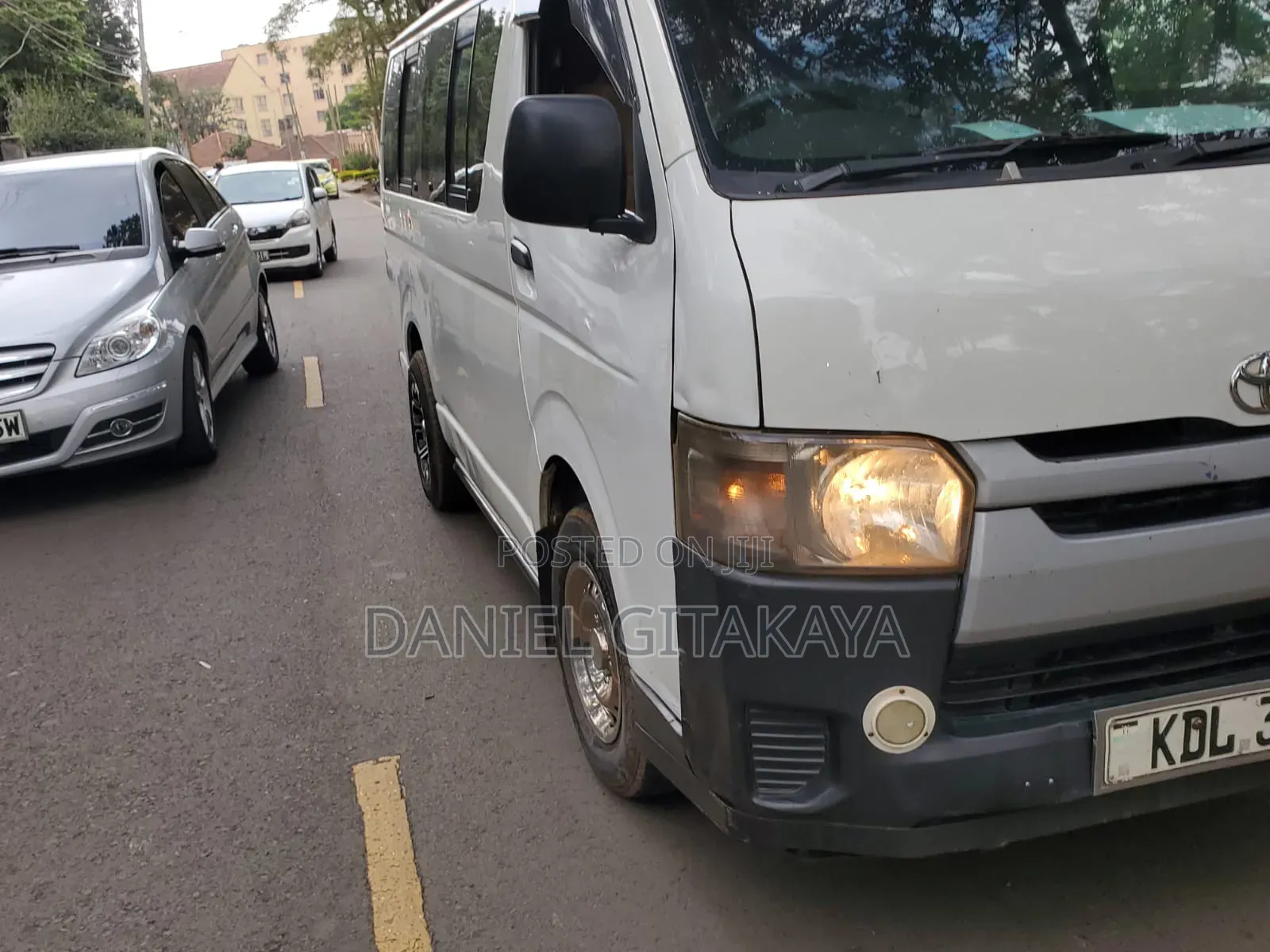 Toyota HiAce 2016 White