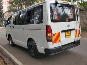 Toyota HiAce 2016 White