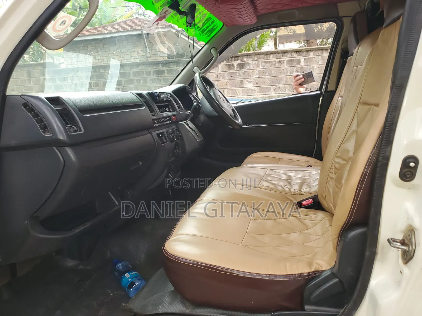 Toyota HiAce 2016 White