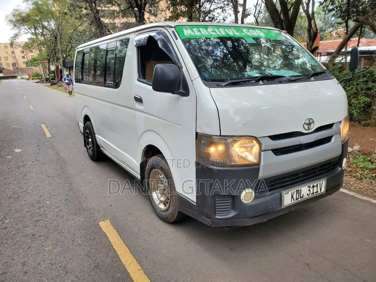 Toyota HiAce 2016 White