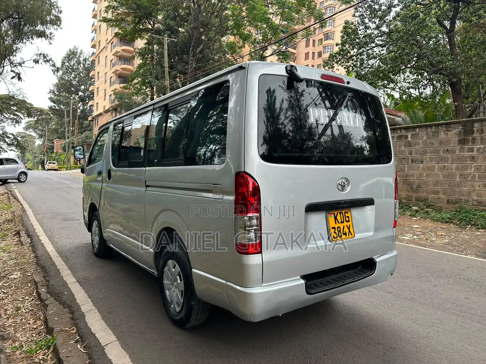 Toyota HiAce 2014 Silver