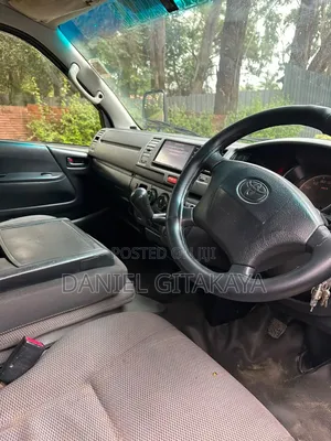 Toyota HiAce 2014 Silver