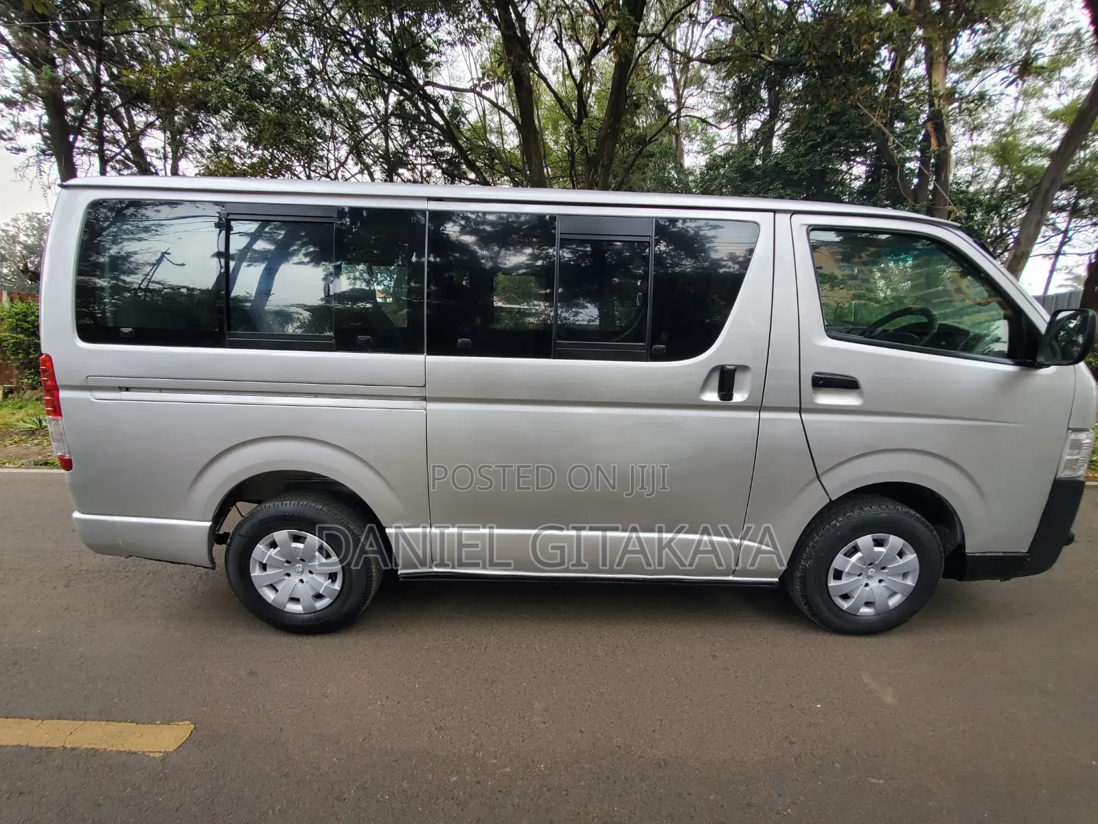 Toyota HiAce 2014 Silver