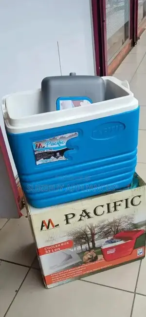 32 Litres Pacific Cooler Box
