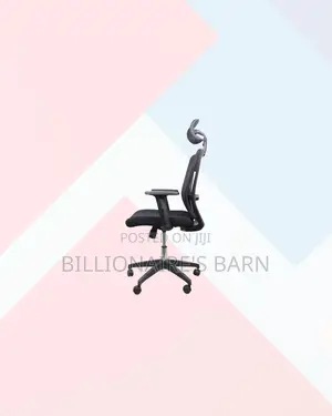 Practical Black Mesh Chair With Nylon Base for Fast Paced Workdays