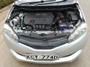 Toyota Wish 2011 Silver
