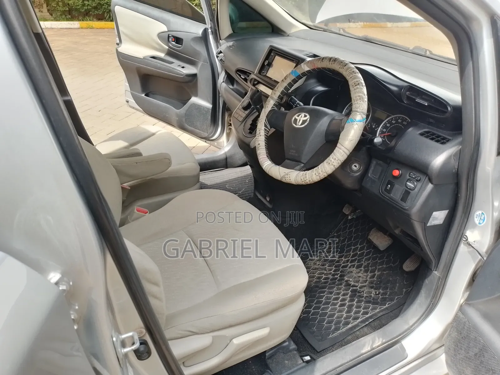 Toyota Wish 2011 Silver