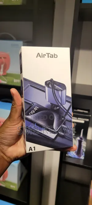 Air-Tab A1 Fast Charging Car Adapter With Usb Usb-C Ports