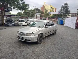 Nissan Sunny 2002 Silver