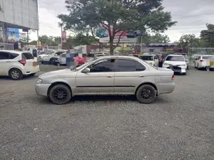 Nissan Sunny 2002 Silver