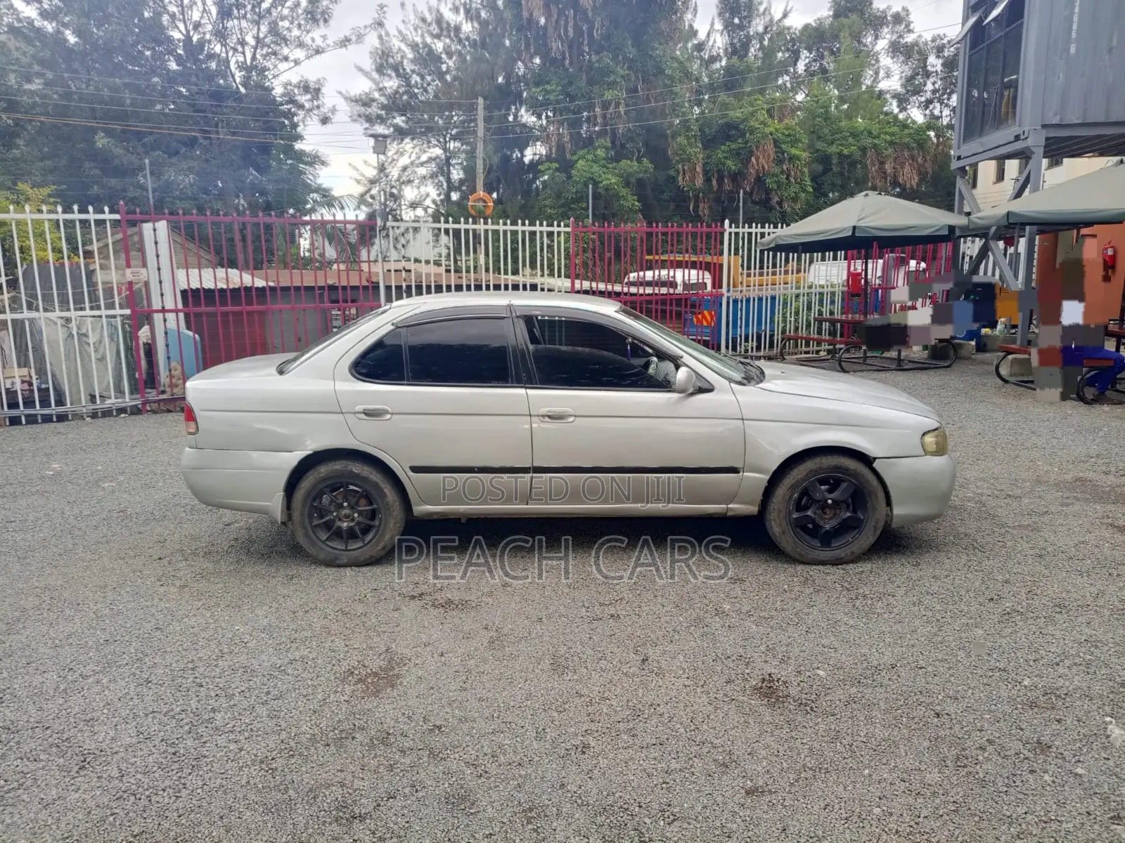 Nissan Sunny 2002 Silver