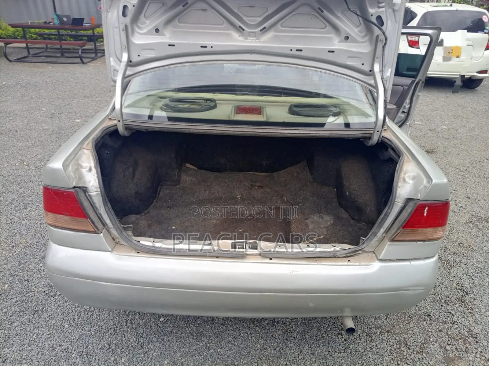 Nissan Sunny 2002 Silver