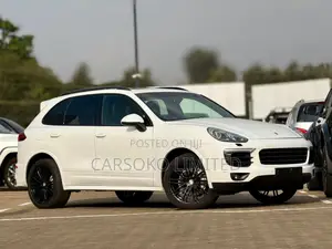 Porsche Cayenne Diesel AWD 2016 White